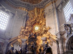 Berninijeva „Gloria” (Slava) te katedra sv. Petra